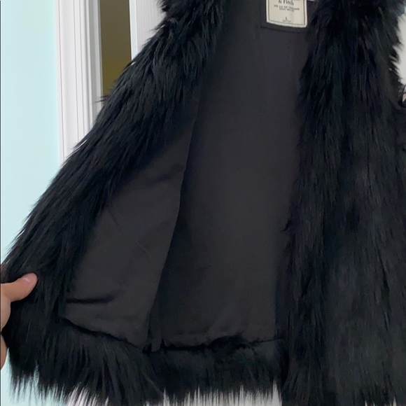 Fur vest - Picture 3 of 3